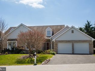 18705 Dover Dr, Hagerstown, MD 21742