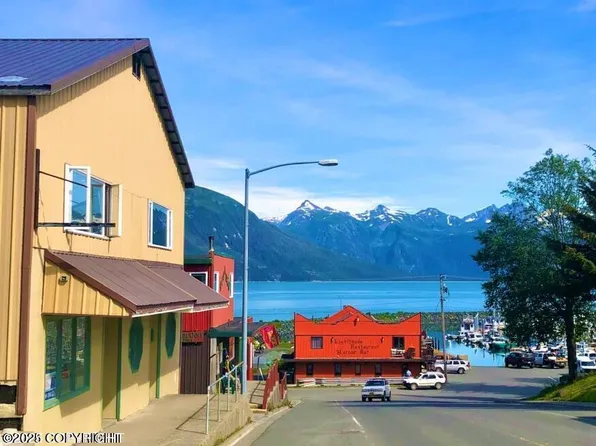 16 Main St, Haines, AK 99827