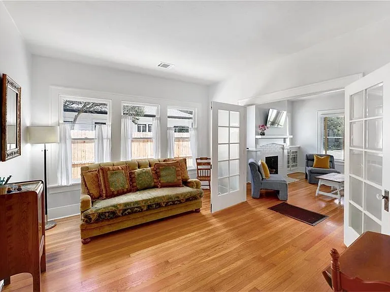 1604 S Main St — Photo 24