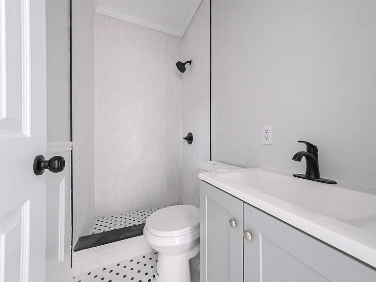 224 Amber St — Photo 7