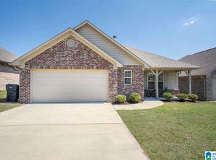 933 Alise Cir, Fultondale, AL 35068