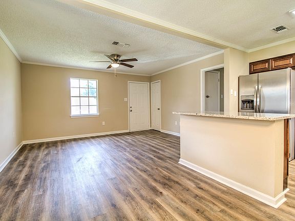 4th image of 17 Royal Pine Dr