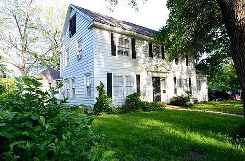 5th image of 7447 Wayne Ave