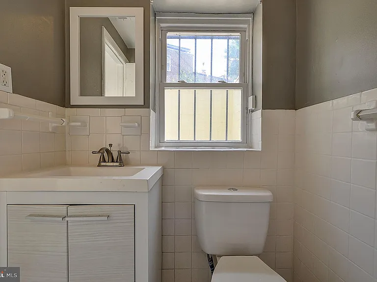 1209 I St SE — Photo 14