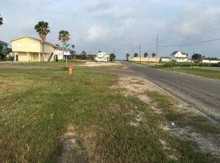 1502 S Live Oak St, Rockport, TX 78382