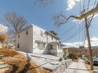 811 Pleasantview Ter, Ridgefield, NJ 07657