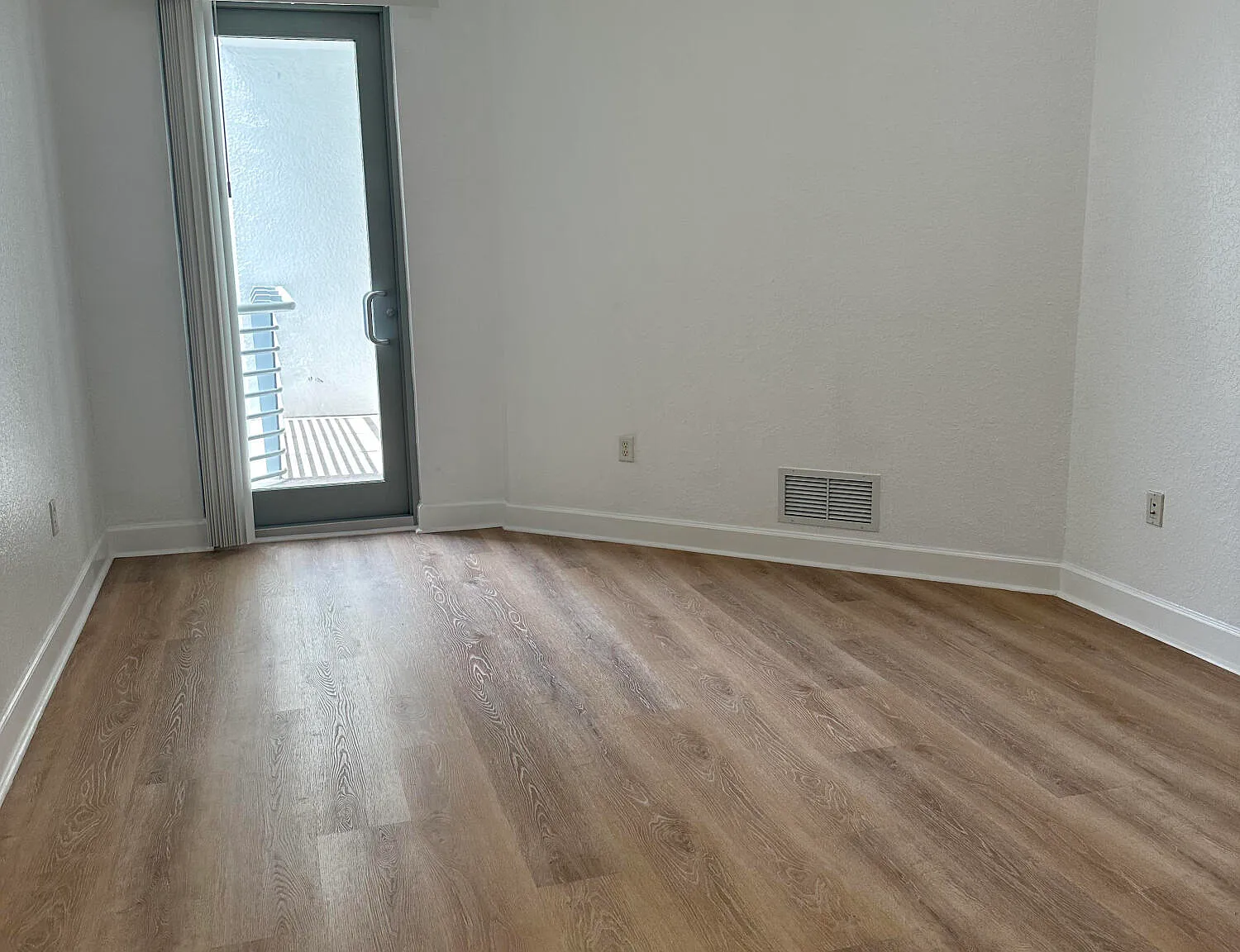 The Radius Condominium — Photo 2