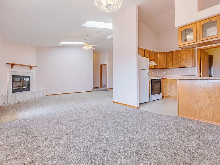 440 Glacier Dr — Photo 8