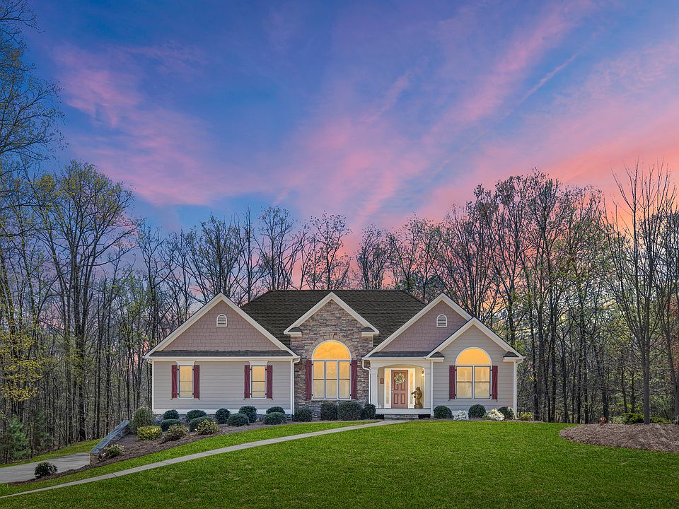 1st image of 111 Brookwood Trl
