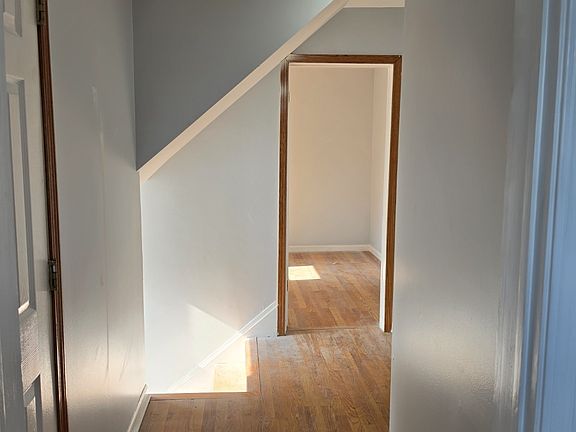 5th image of 1505 Canadian Ave