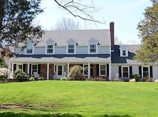 23 Willow Brook Ln, Annandale, NJ 08801