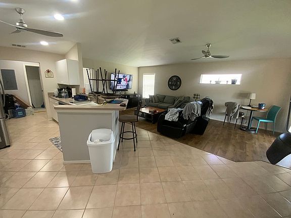 Livingroom/Kitchen wide view