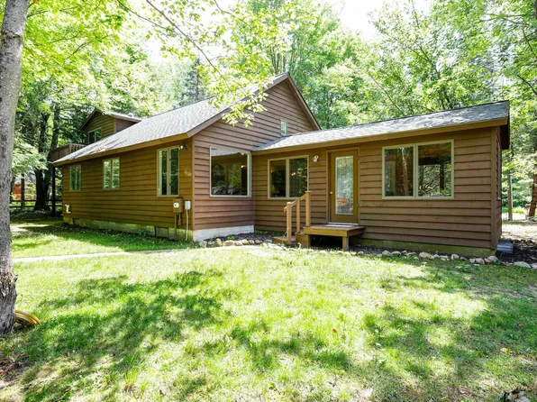 15570 Betsie River Dr, Thompsonville, MI 49683