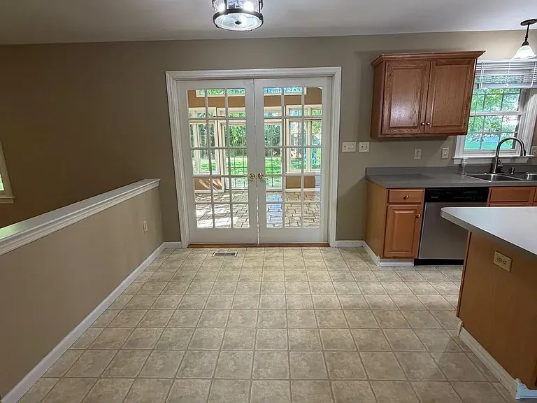 2264 Raleigh Rd — Photo 12