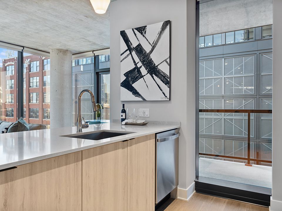 Sage West Loop 1044 W Van Buren St Chicago IL Zillow