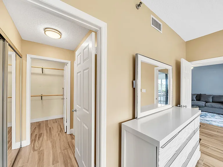 827 Oak Harbour Dr — Photo 37