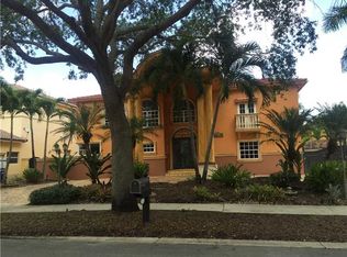 8445 NW 166th Ter, Miami Lakes, FL 33016