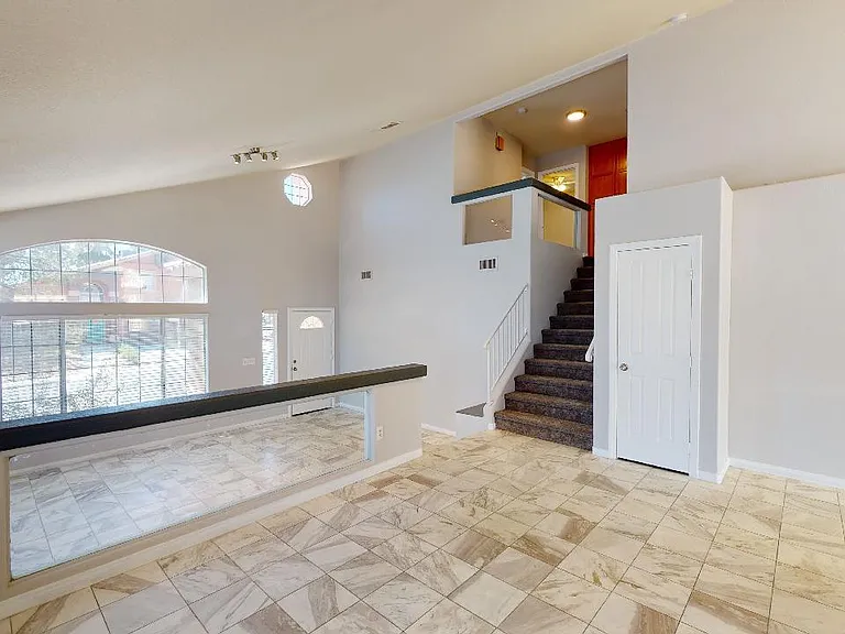 2570 Quail Wood Ct — Photo 7