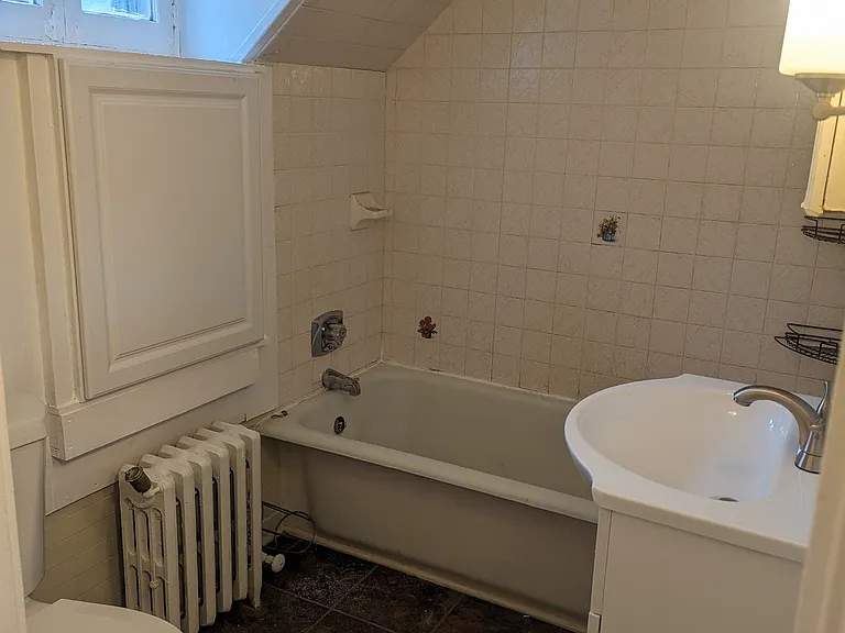 36 Girton Pl #4 — Photo 6