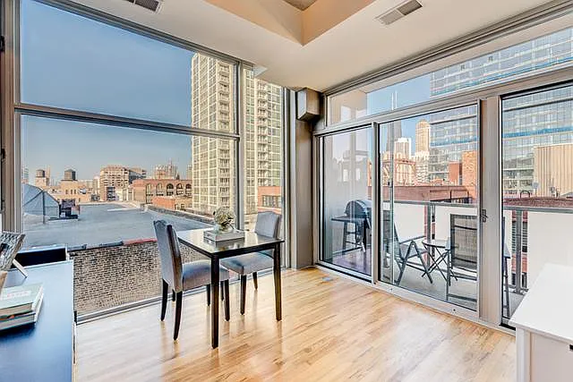 630 N Franklin St #811 — Photo 6