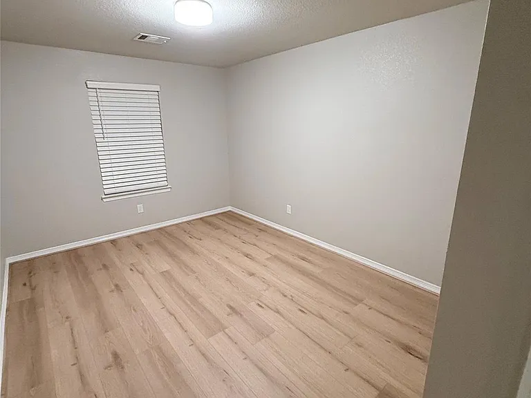 2830 Scanlan Mdw — Photo 13