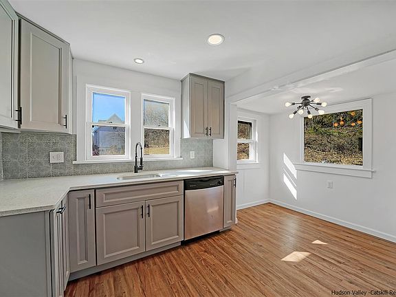 4th image of 82 Mulberry Ln
