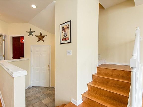 3rd image of 18620 NE 55th Way