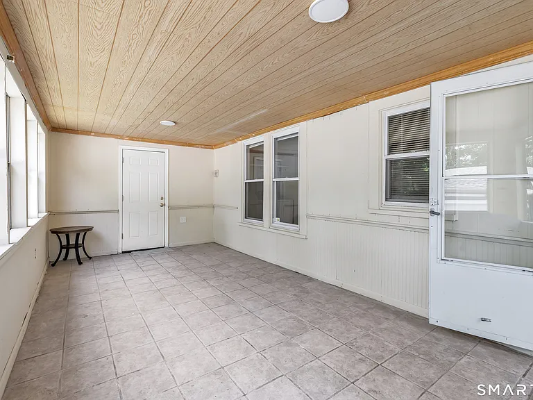 170 Huntington Tpke — Photo 34