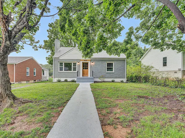 3533 Bunker Hill Dr, Roanoke, VA 24018