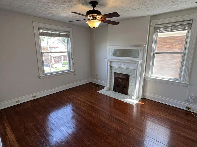 3935 Burwood Ave #2 — Photo 7