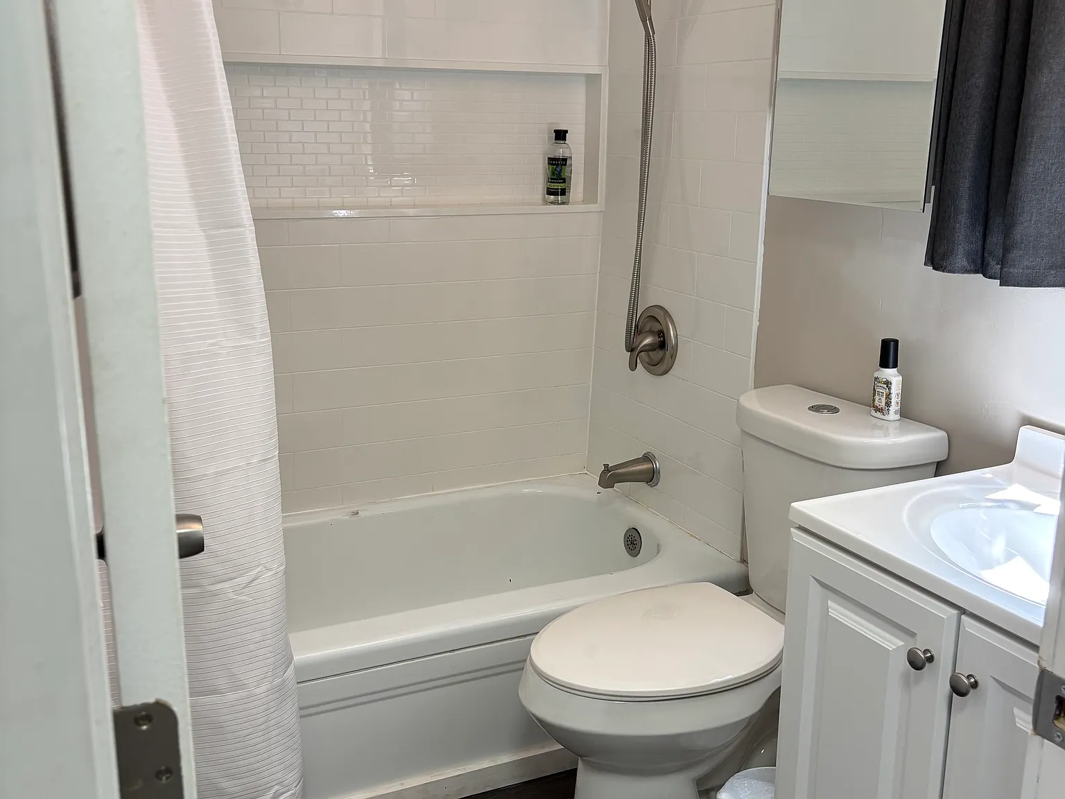 Studio, 250 sqft, $1,050 — Photo 4