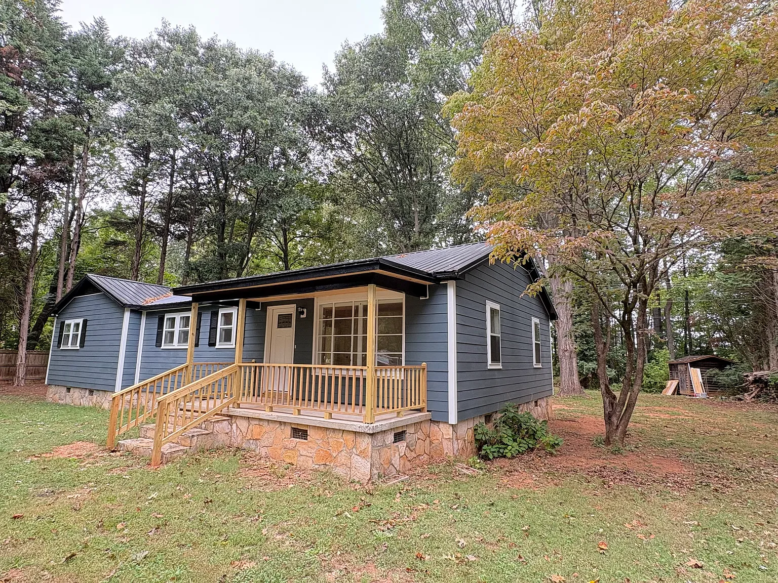 4 bed, 2.5 bath, 1466 sqft, $2,000 — Photo 2