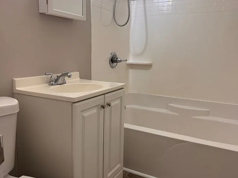 4 Butternut Ln #J — Photo 4