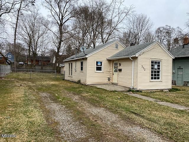 1st image of 373 Emmett St E
