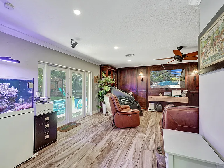9025 SW 186th Ter — Photo 7