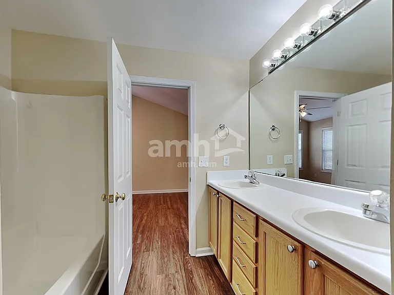 1941 Sterling Hill Dr — Photo 14