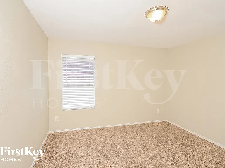 1207 Bellevue Dr — Photo 12