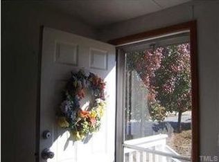 208 Pond Ave, Clayton, NC 27527