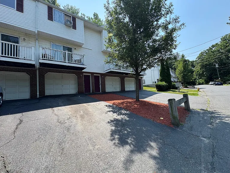 176-9 Lincoln St — Photo 1