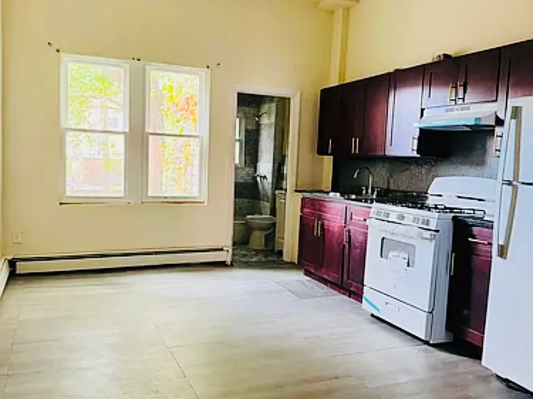 89 Thompson St #1L — Photo 1