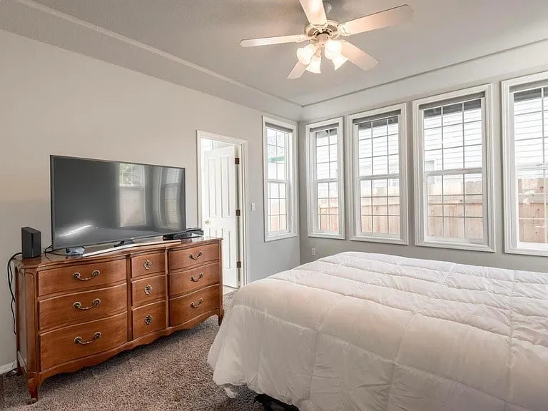 1238 NE Cedar Ridge Loop — Photo 12
