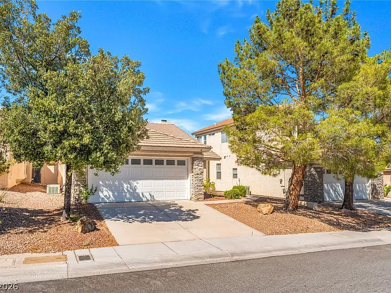9724 Panorama Cliff Dr — Photo 2