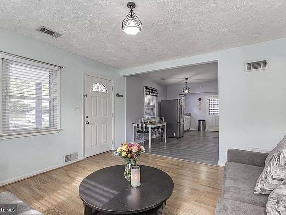 4th image of 1223 Simmons Dr