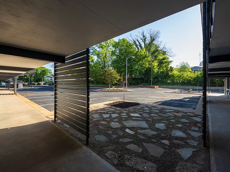 Calhoun Lofts & Thunderbird Flats — Photo 4