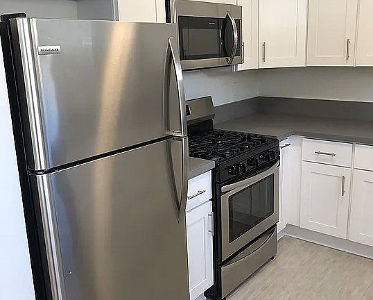 4th image of 615 Ocean Ave APT F