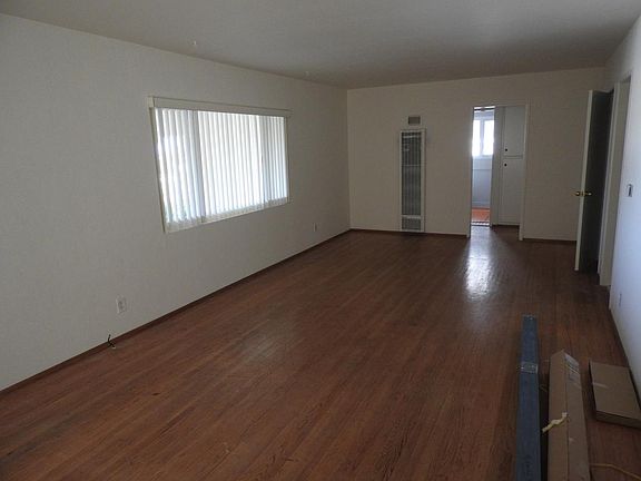 4th image of 4714 Hillcrest Ave