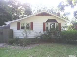 1228 Howells Rd, Bay Shore, NY 11706