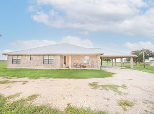 472 County Road 444, Hondo, TX 78861
