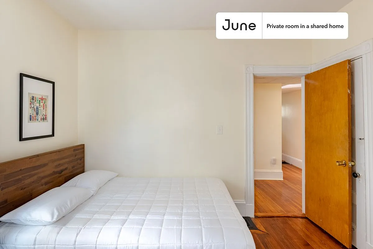 Full bedroom in 4 bed/1 bath home in Somerville #1577 A — Photo 3