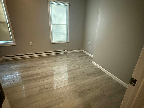 Another photo of bedroom